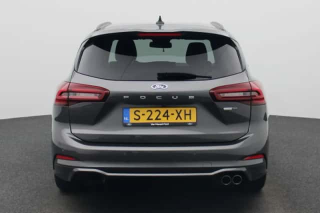 Ford Focus (2023) thumbnail 5