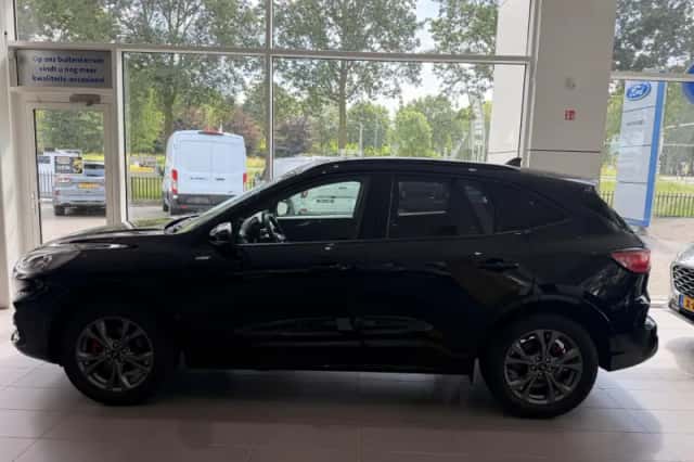 Ford Kuga (2024) thumbnail 2