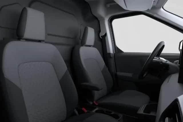Ford E-Transit (2026) thumbnail 6