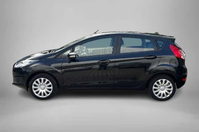 Ford Fiesta (2014) thumbnail 2