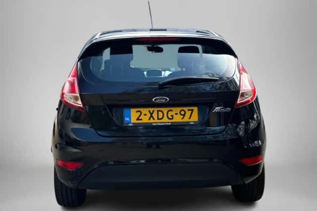 Ford Fiesta (2014) thumbnail 3