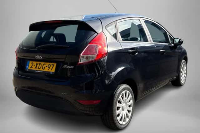 Ford Fiesta (2014) thumbnail 4