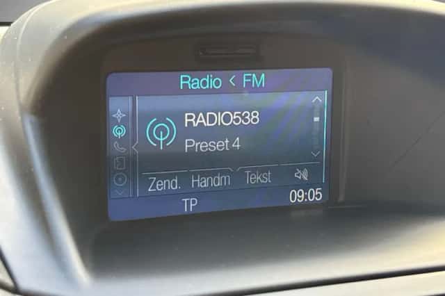 Ford Fiesta (2014) thumbnail 6