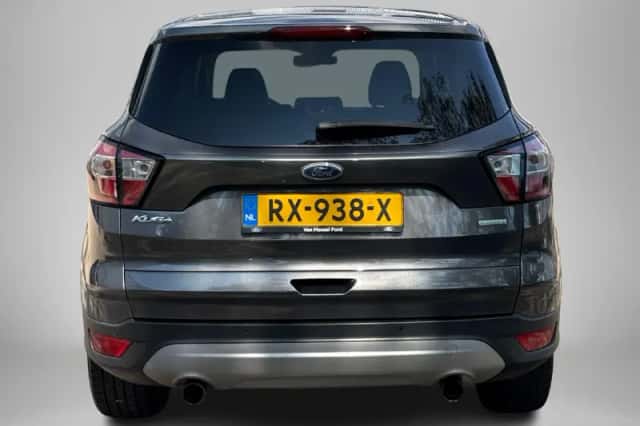 Ford Kuga (2018) thumbnail 3