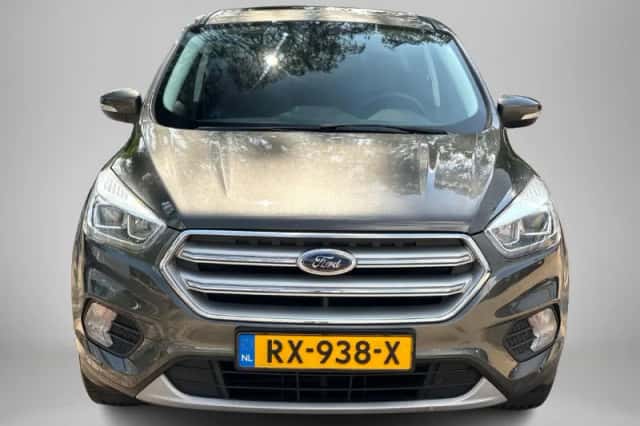 Ford Kuga (2018) thumbnail 5