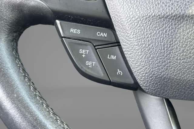 Ford Kuga (2018) thumbnail 6