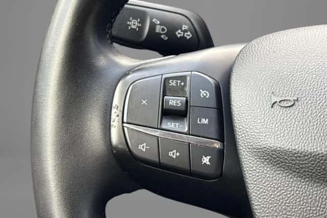 Ford Kuga (2022) thumbnail 6