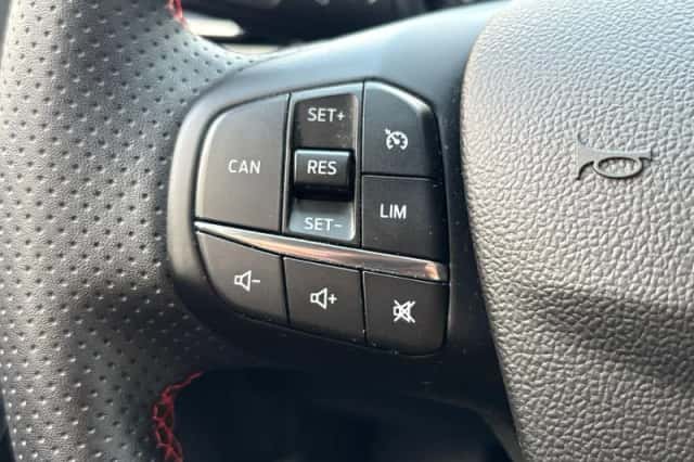 Ford Focus (2024) thumbnail 6