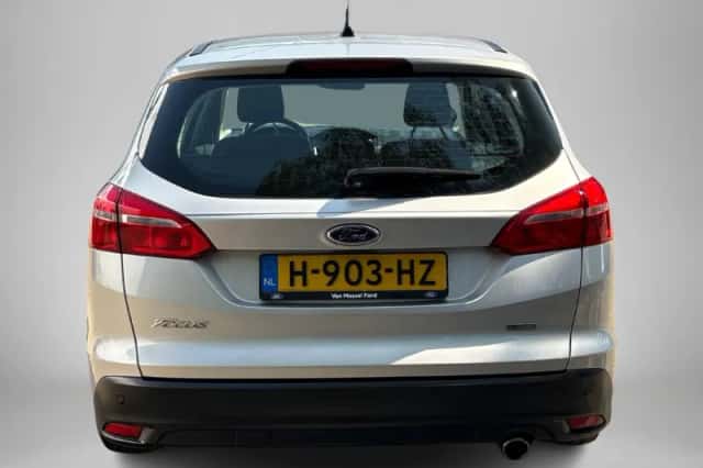 Ford Focus (2015) thumbnail 3
