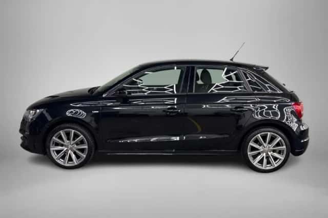 Audi A1 (2013) thumbnail 2