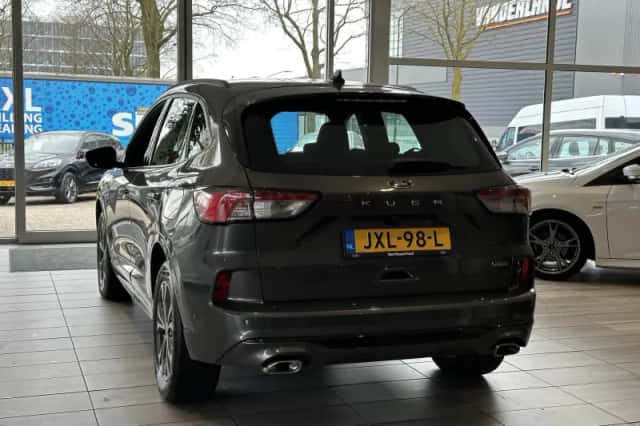Ford Kuga (2021) thumbnail 4