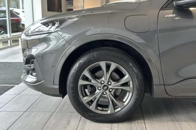 Ford Kuga (2021) thumbnail 5