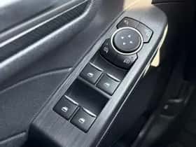 Ford Kuga thumbnail 33