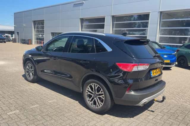 Ford Kuga (2021) thumbnail 2