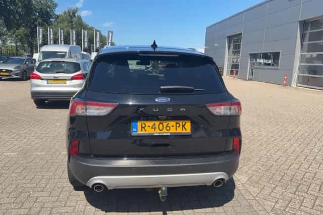 Ford Kuga (2021) thumbnail 3