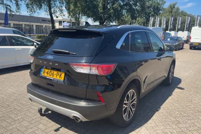 Ford Kuga (2021) thumbnail 4