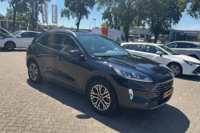 Ford Kuga (2021) thumbnail 5