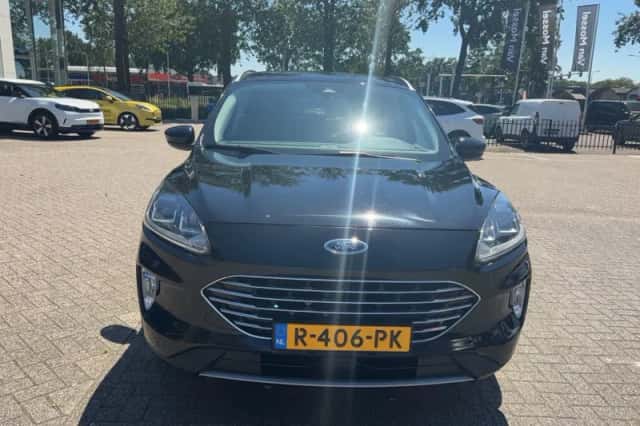 Ford Kuga (2021) thumbnail 6