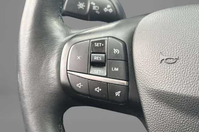 Ford Kuga (2021) thumbnail 6