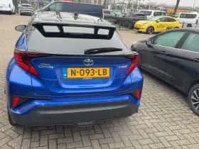 Toyota C-HR thumbnail 3