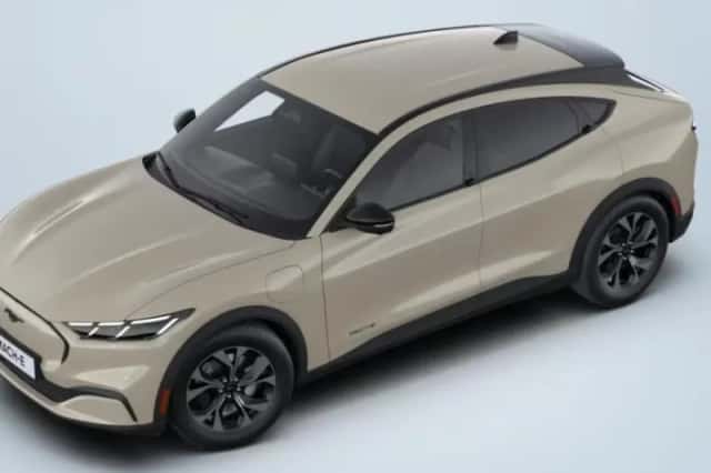 Ford Mustang Mach-E (2026) thumbnail 4