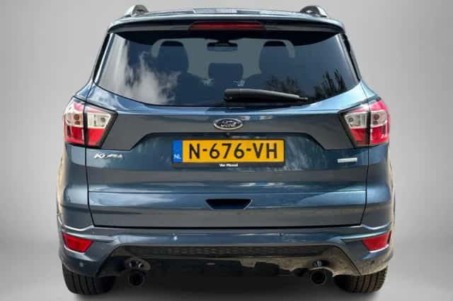Ford Kuga (2018) thumbnail 3