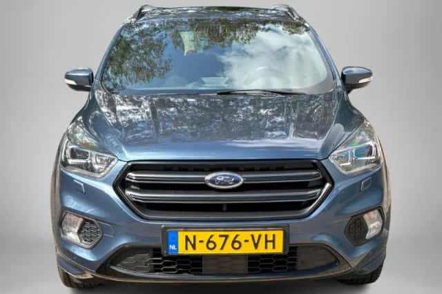 Ford Kuga (2018) thumbnail 5