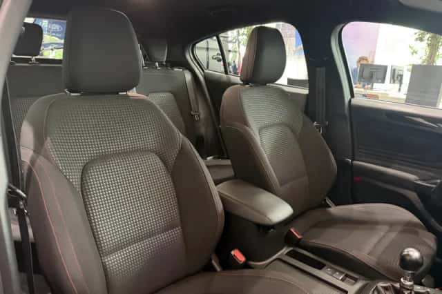 Ford Focus (2020) thumbnail 6