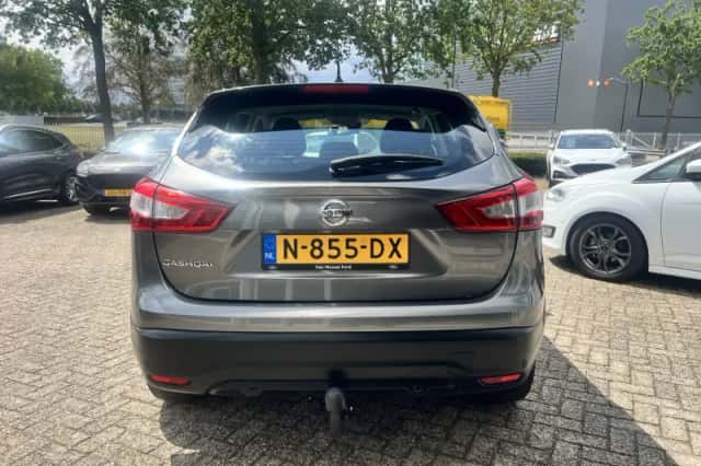 Nissan Qashqai (2015) thumbnail 4