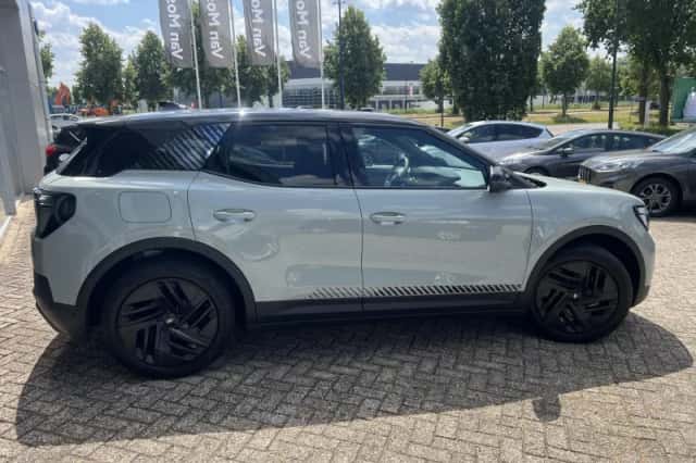 Ford Explorer (2026) thumbnail 5