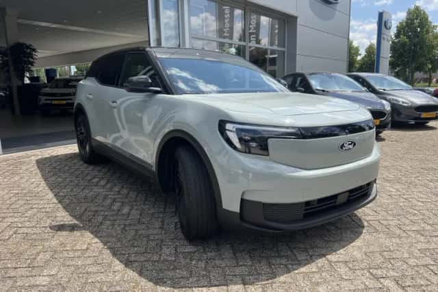 Ford Explorer (2026) thumbnail 6