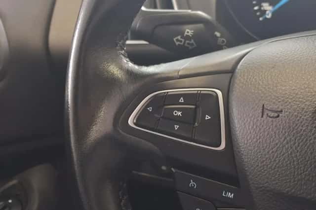 Ford C-Max (2017) thumbnail 17