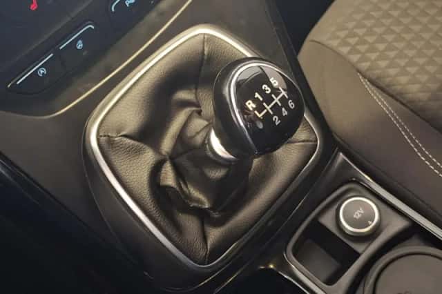 Ford C-Max (2017) thumbnail 19