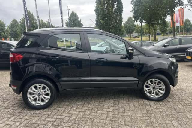 Ford EcoSport (2017) thumbnail 6