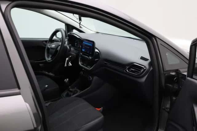 Ford Fiesta (2021) thumbnail 25