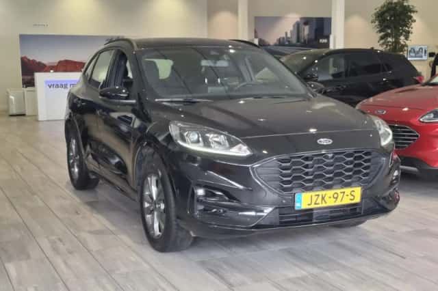 Ford Kuga (2022) thumbnail 2