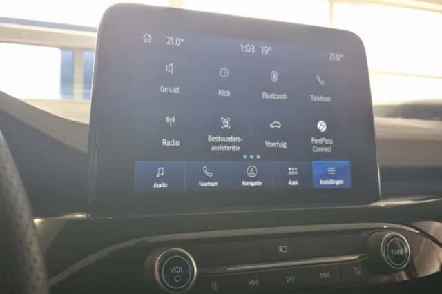 Ford Kuga (2022) thumbnail 16