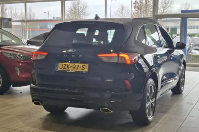 Ford Kuga (2022) thumbnail 3