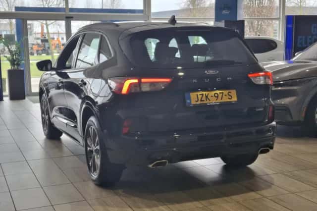 Ford Kuga (2022) thumbnail 4