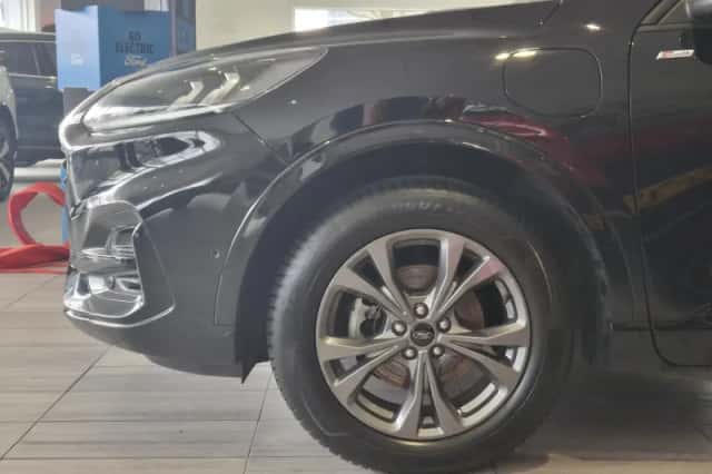 Ford Kuga (2022) thumbnail 5
