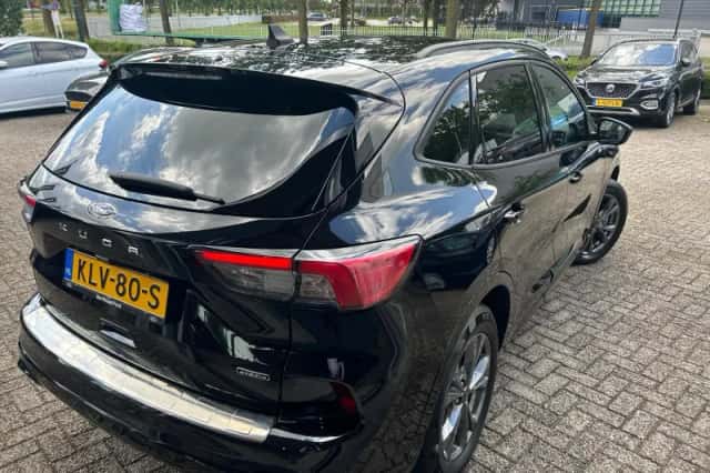 Ford Kuga (2021) thumbnail 5