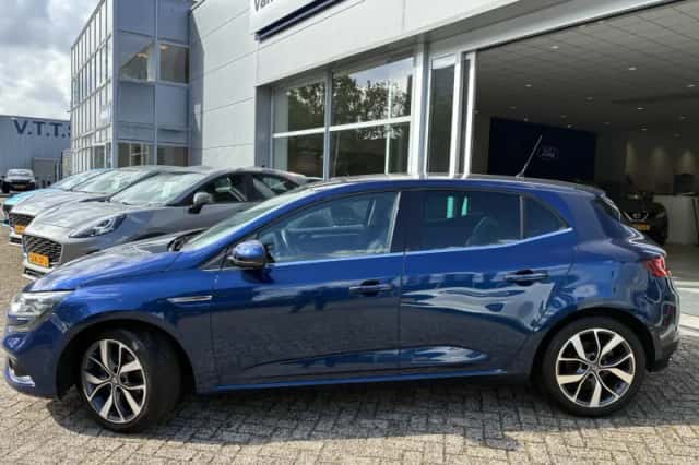 Renault Mégane (2016) thumbnail 2