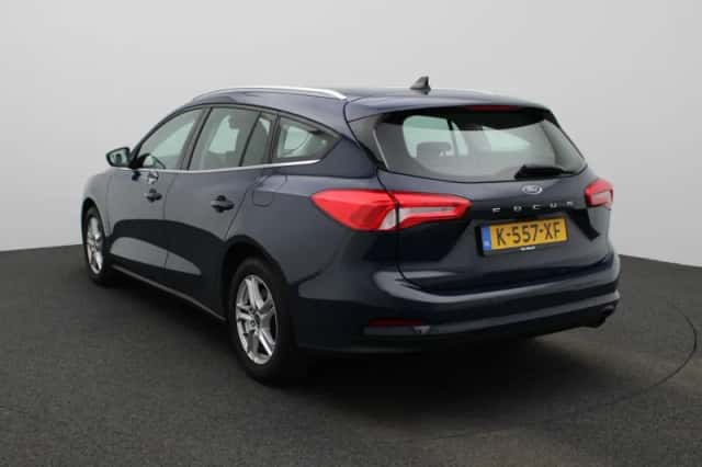 Ford Focus (2021) thumbnail 2