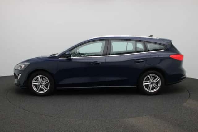Ford Focus (2021) thumbnail 4