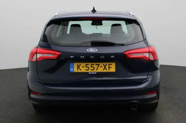 Ford Focus (2021) thumbnail 5