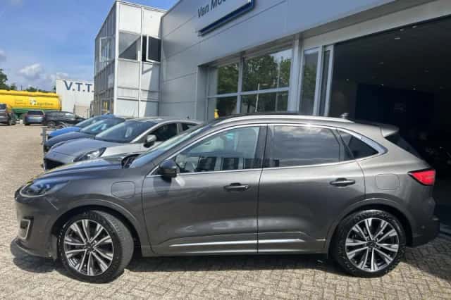 Ford Kuga (2021) thumbnail 2