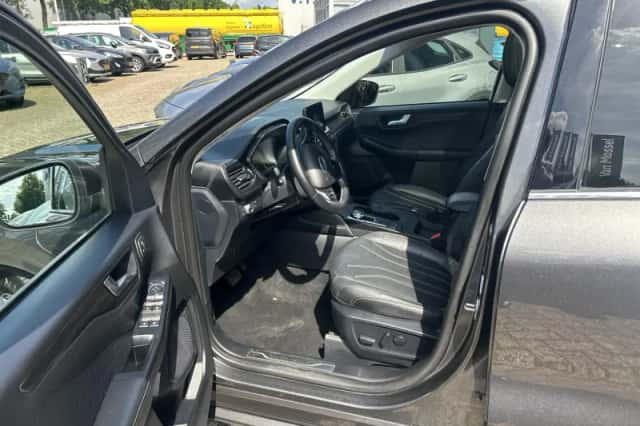 Ford Kuga (2021) thumbnail 8