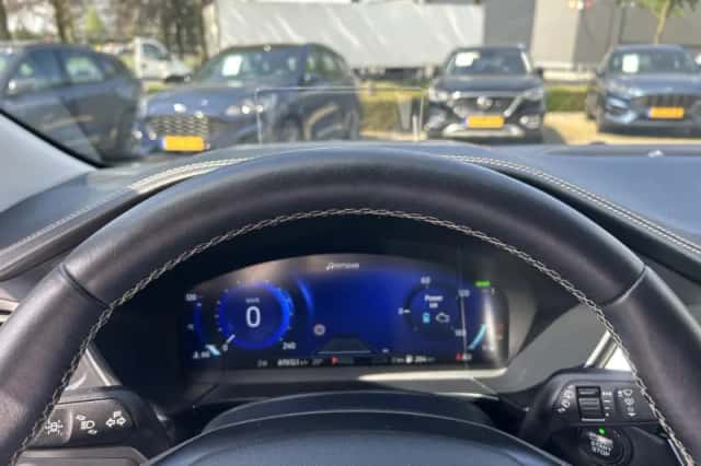 Ford Kuga (2021) thumbnail 10