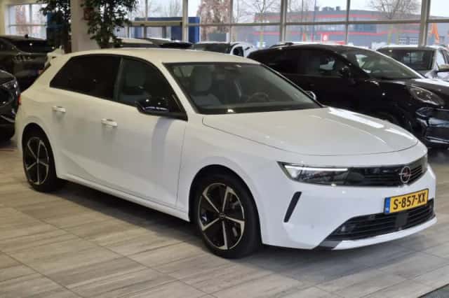 Opel Astra (2022) thumbnail 2