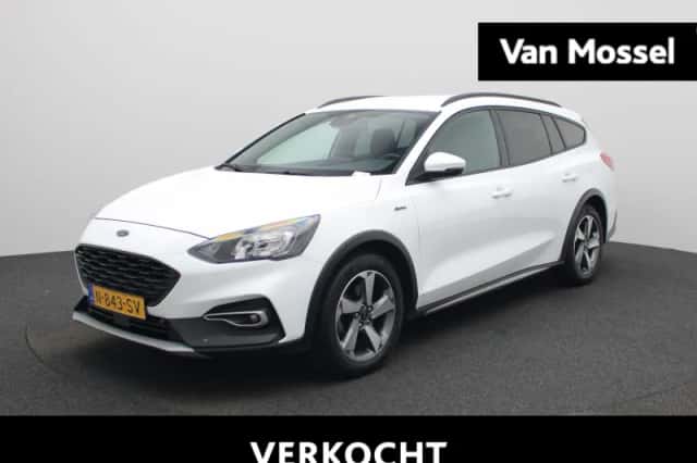 Ford Focus (2022) thumbnail 1